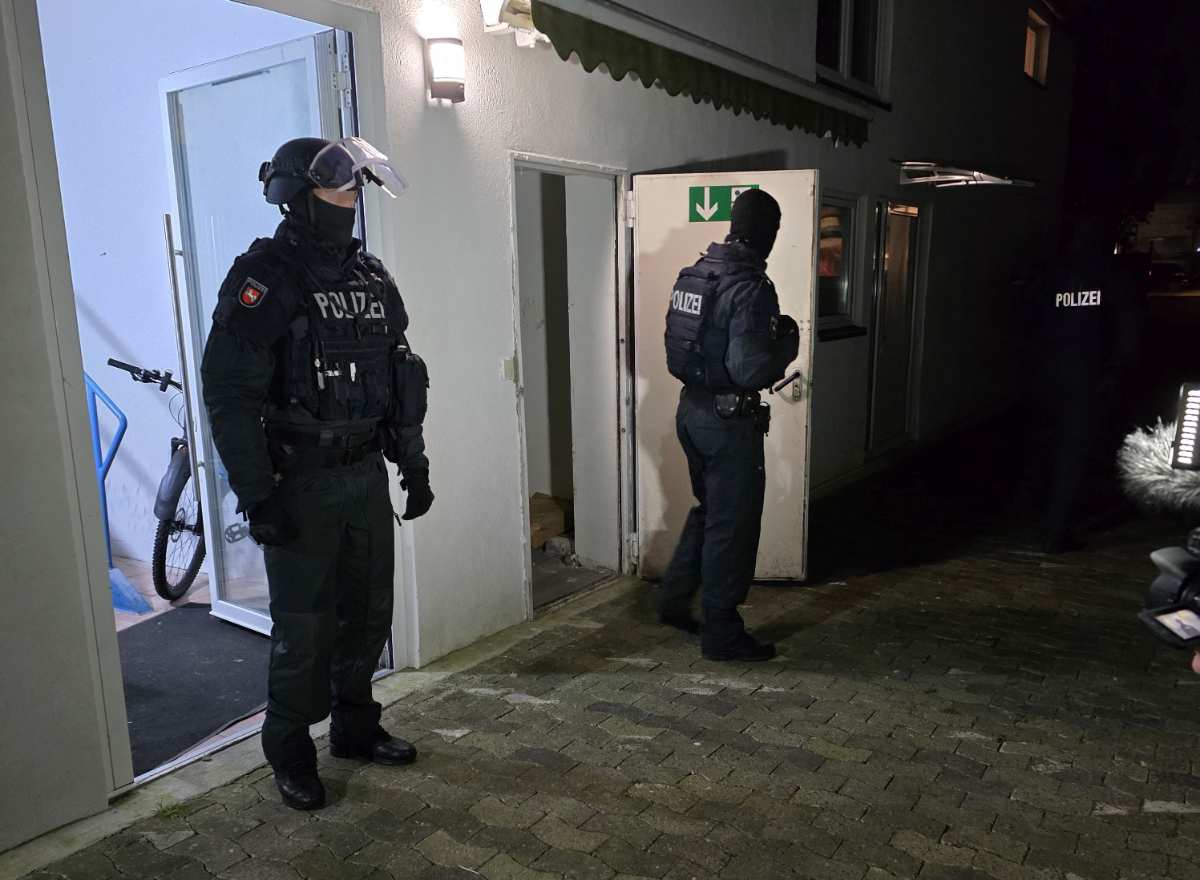 Stader Mordkommission nimmt mehrere Tatverdächtige nach Totschlag am Bahnhof fest