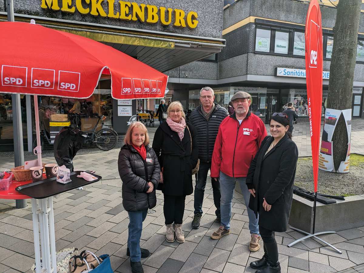 SPD und Grüne informierten über lokale Themen und stellten Bezirkskandidaten vor