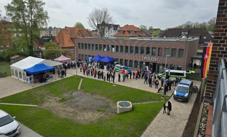 Neues Dienstgebäude der Stader Polizei offiziell eingeweiht - erfolgreicher Nachmittag der offenen Tür