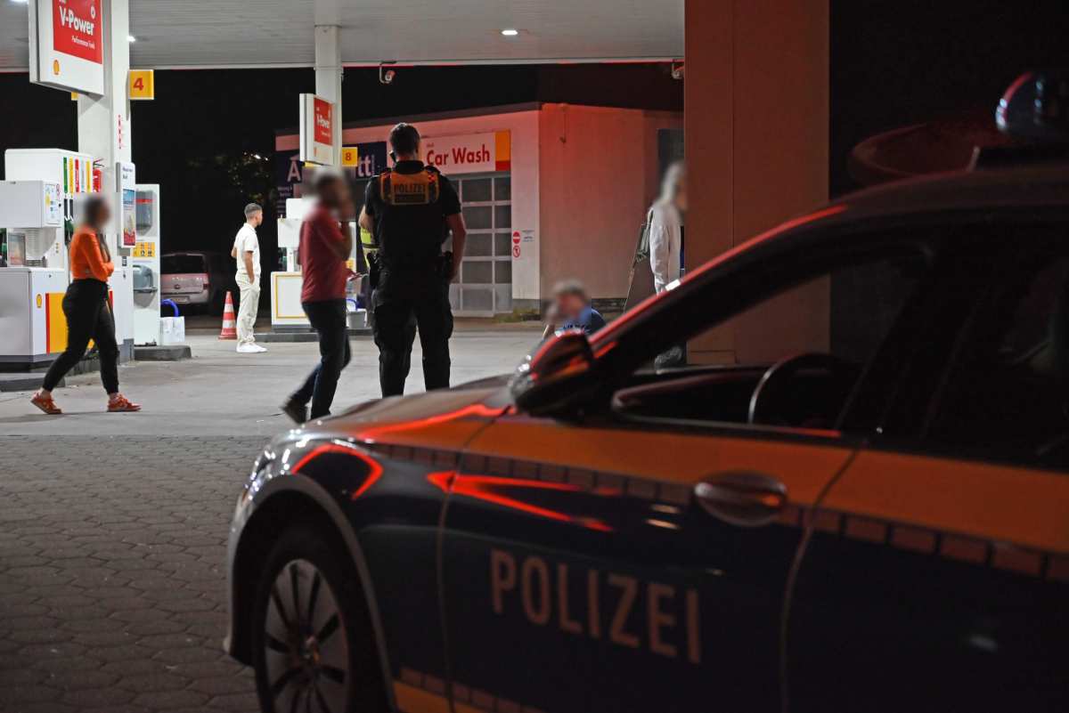 Raubversuch: Zwei Männer überfallen 15-jährigen Jugendlichen auf offener Straße