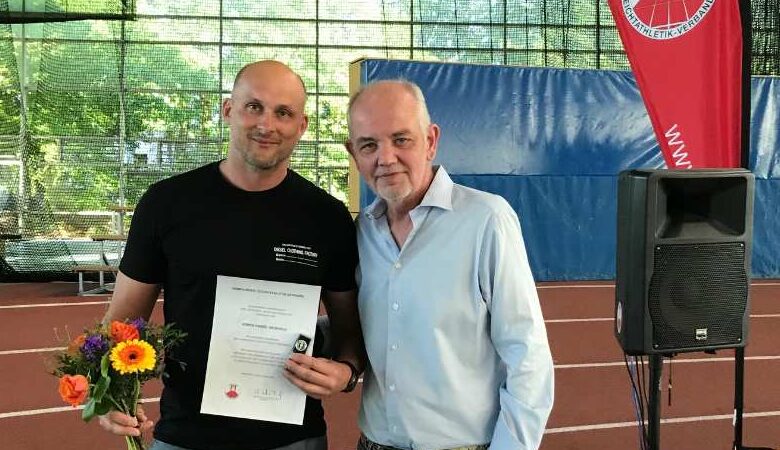 Ehrung für Engagement: Daniel Neidhold mit Silberner Ehrennadel des HLV ausgezeichnet