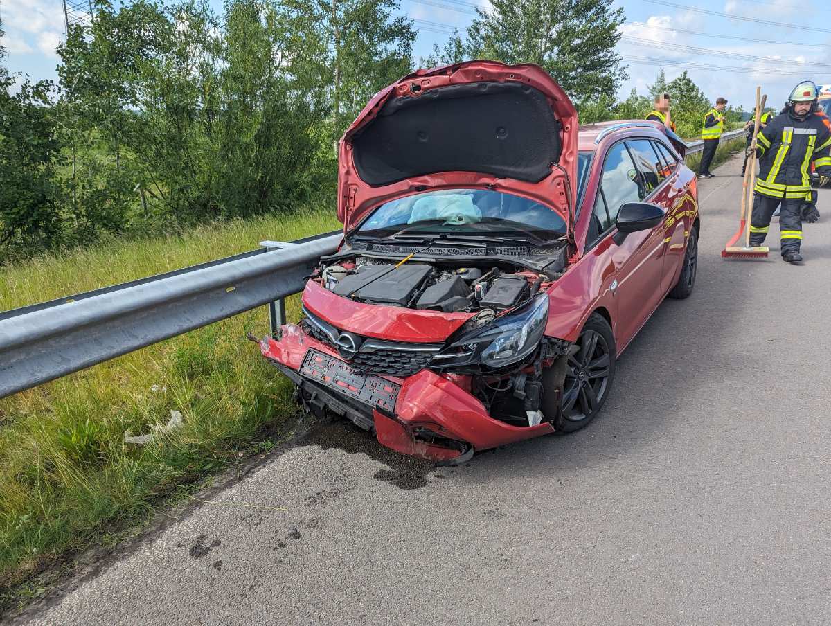 Zwei Unfälle auf der Autobahn A26 - Straße über längere Zeit gesperrt