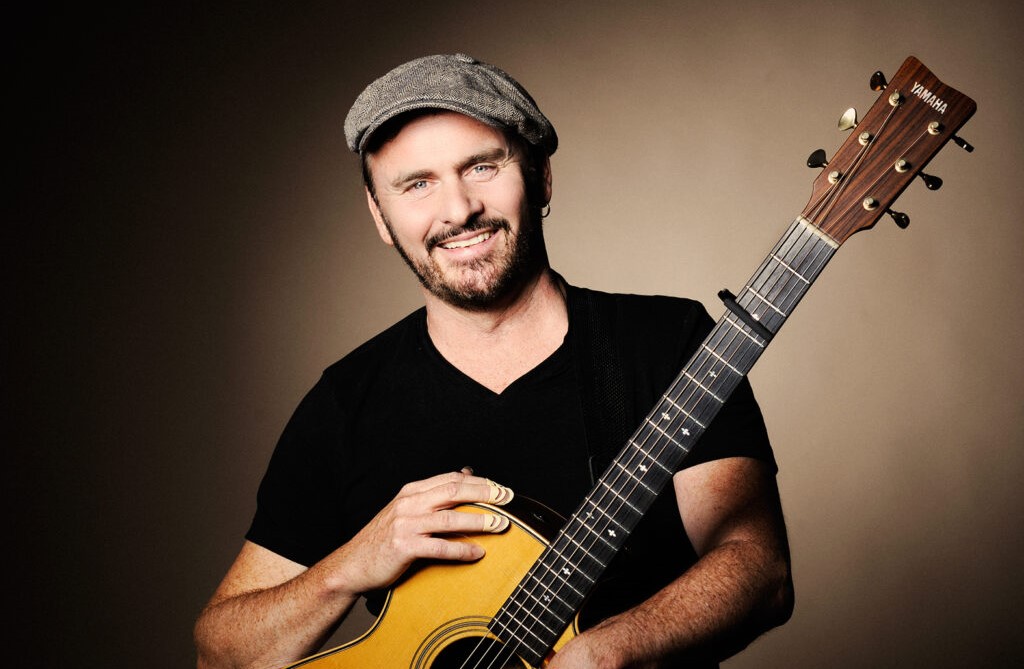 Dave Goodman: Virtuoser Musiker erobert mit Blues und Fingerstyle Harburg