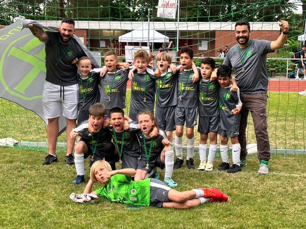 Fußball-Spektakel in Neugraben: Viele spannende Spiele beim HNT-Pfingstcup
