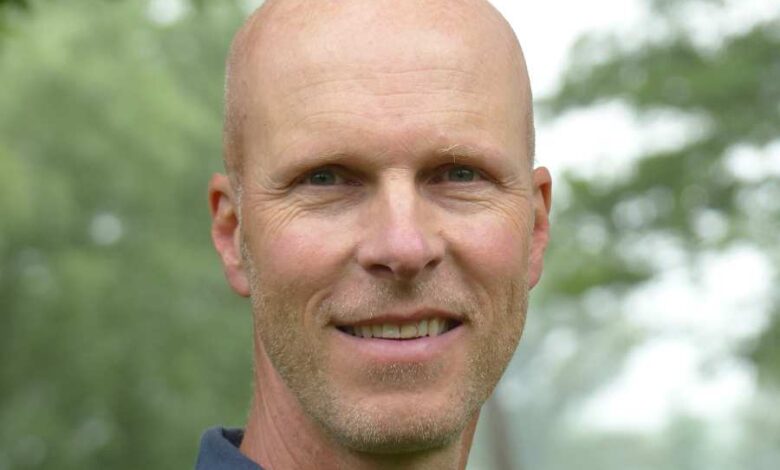 Lesung unterm Kirschbaum: Florian Knöppler liest aus »Südfall«