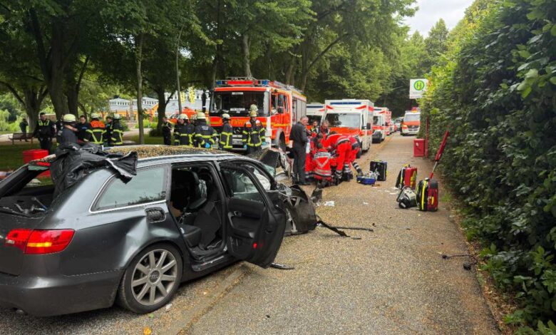 Schwerer Verkehrsunfall mit gleich vier Schwerverletzten an der Außenmühle