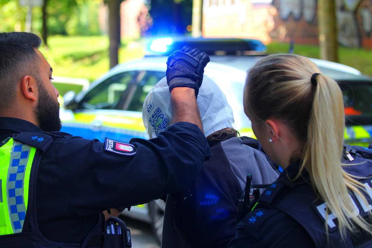 Feueralarm am AK-Altona: Brandstiftung ruft Polizei auf den Plan