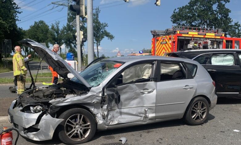 7 Verletzte Personen bei Verkehrsunfall - Kind schwer verletzt