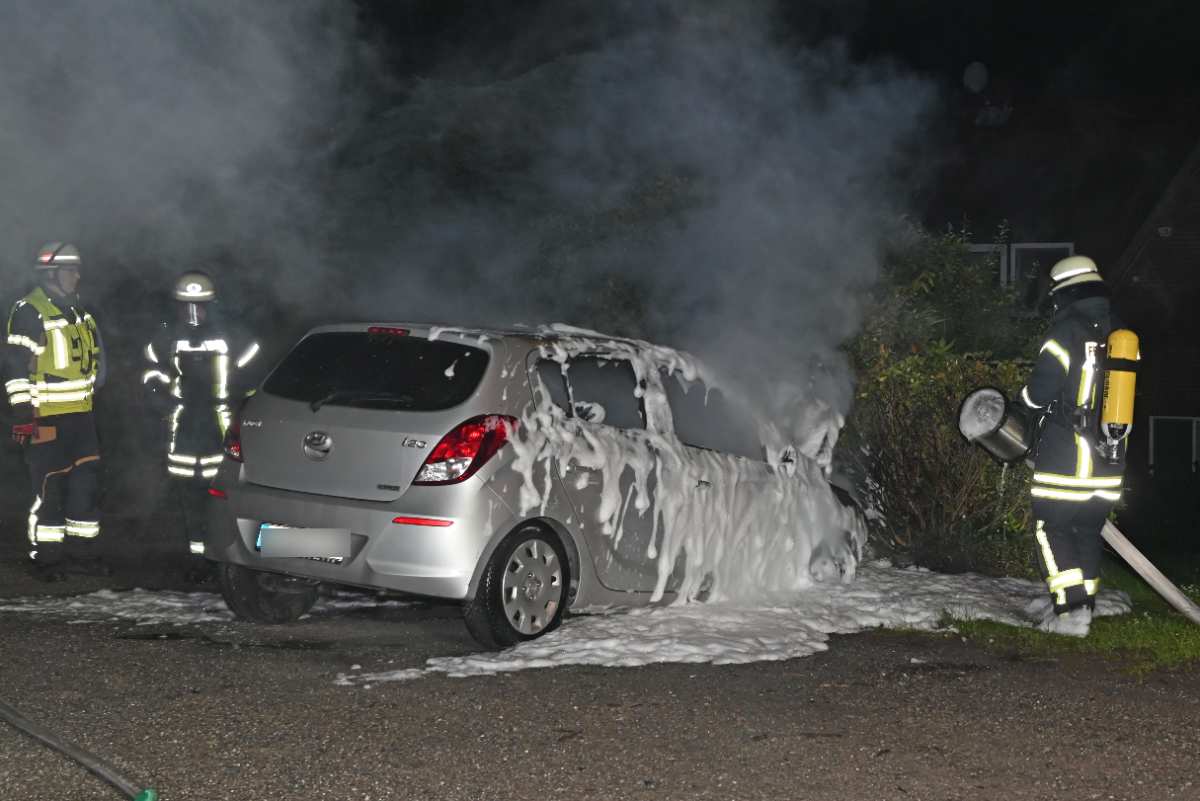 Unheimliche Brandserie in Ehestorf geht weiter: Fahrzeugbrand in der Nacht zum Mittwoch