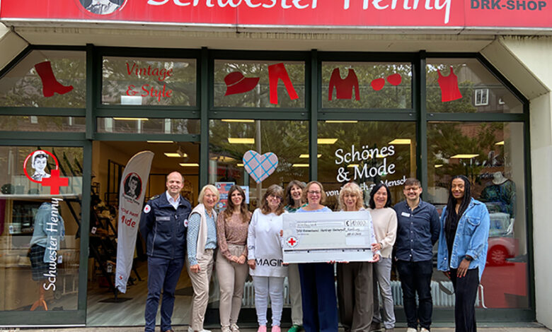 Second-Hand-Mode für den guten Zweck: Harburger DRK-Shop spendet 10.000 Euro