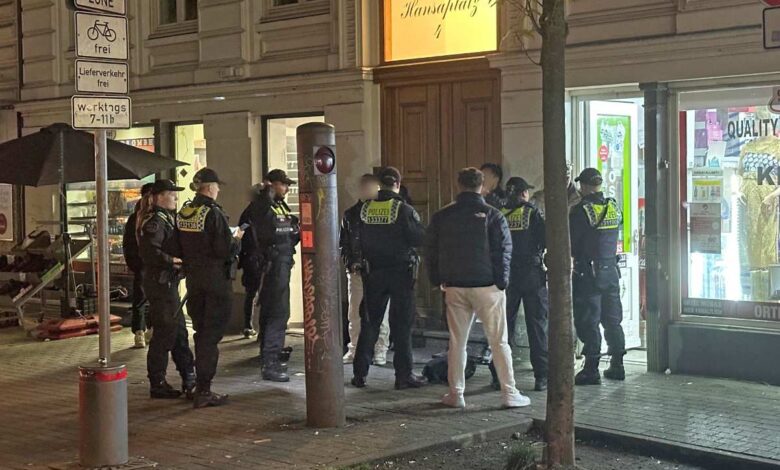 Polizei führt Großrazzia am Hansaplatz durch – Polizeipräsident Falk Schnabel vor Ort