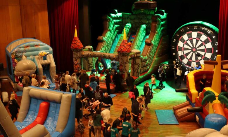 Hüpfen an Halloween: 3. Indoor-Hüpfburgen-Festival im STADEUM mit Grusel-Faktor