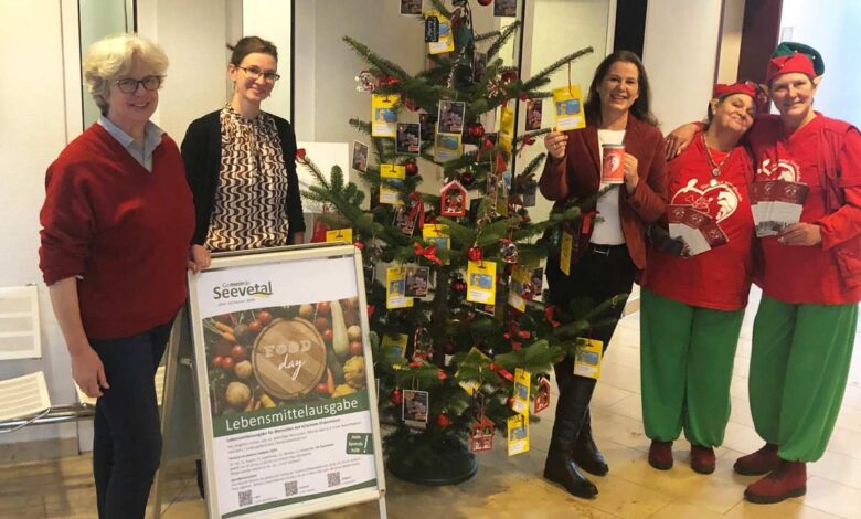 Seevetaler Wunschbaum: Spendenaktion im Hittfelder Rathaus gestartet