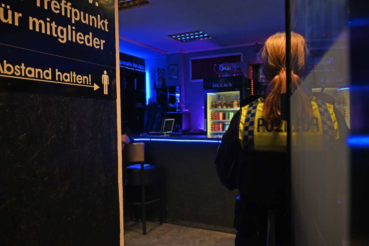 Polizeiaktion gegen illegales Glücksspiel: Wiederholungstäter in Harburg erwischt