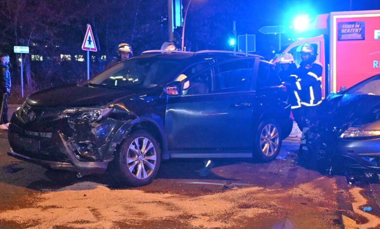 Frontalzusammenstoß am Großmoordamm: Zwei Verletzte