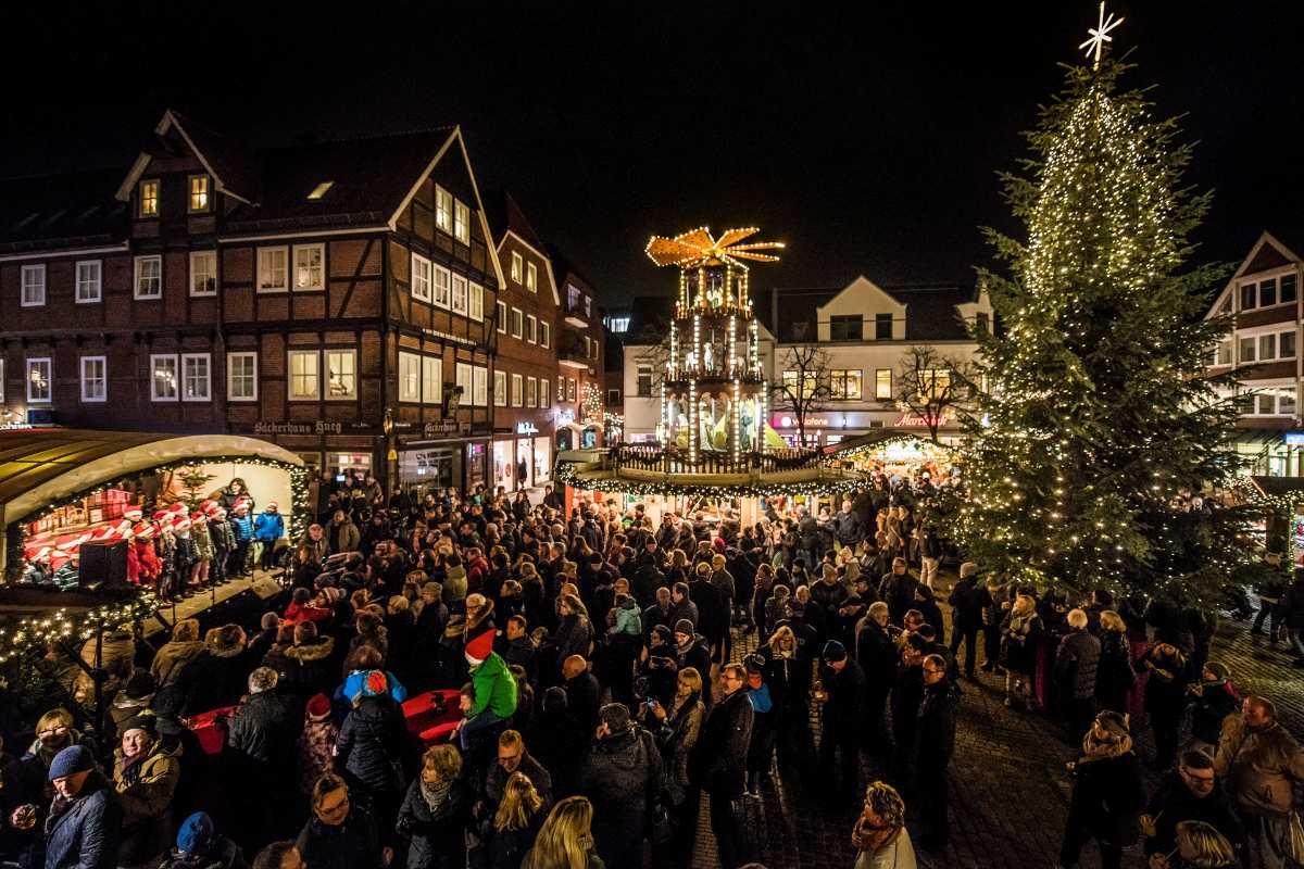Eröffnung des Stader Weihnachtsmarkts: Start in die festliche Zeit 1 Eröffnung des Stader Weihnachtsmarkts: Start in die festliche Zeit
