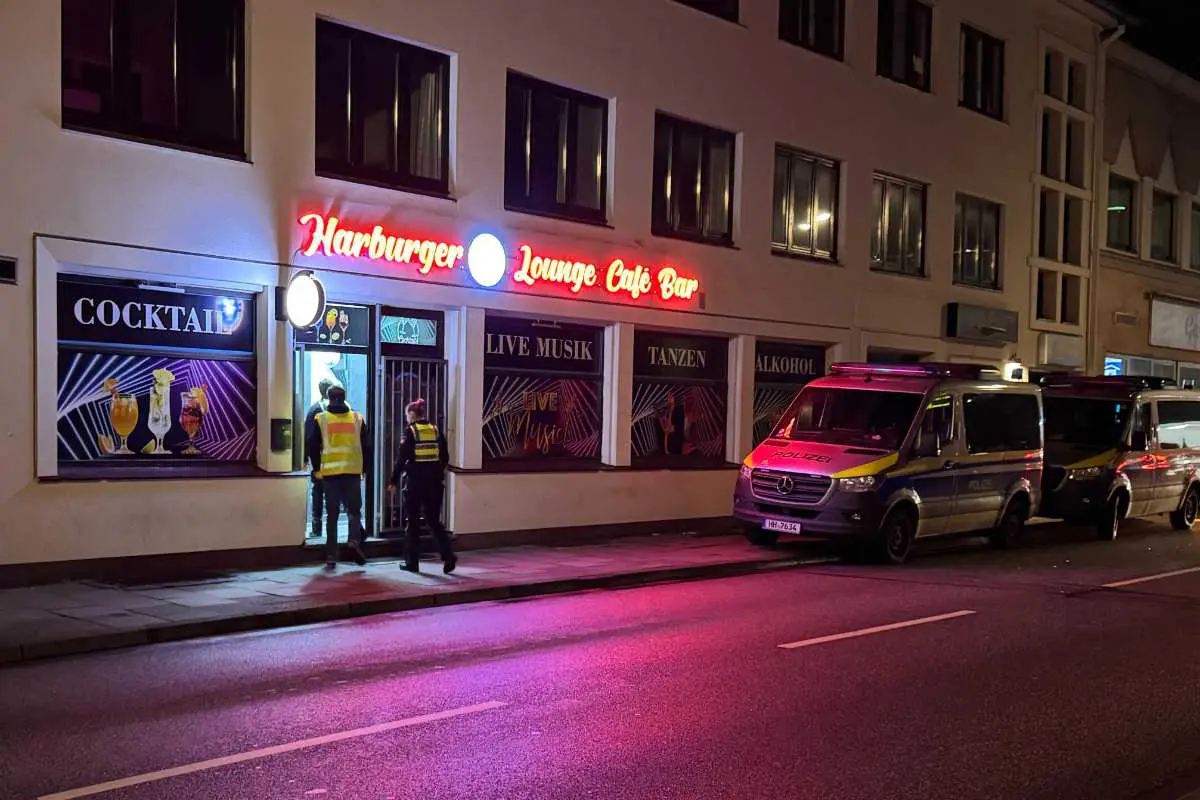 Goldbarren und Bargeld bei Gästen eines Lokals in Harburg sichergestellt 1 Lokal