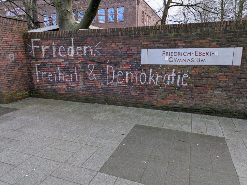 Heimfeld setzt ein Zeichen: Schule protestiert gegen AFD-Veranstaltung