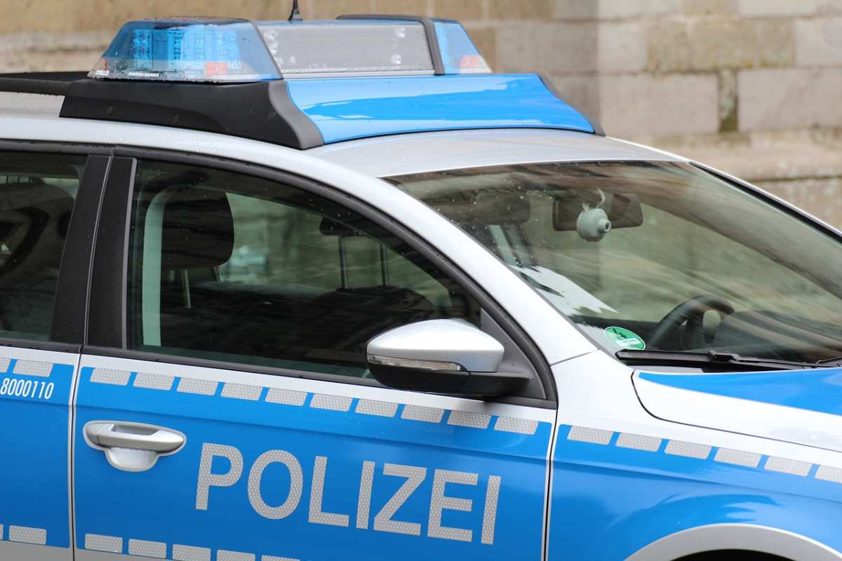 Polizeiauto mit Blaulicht