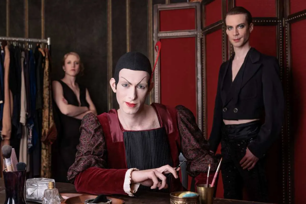 Historisches Drama „Mephisto“ kommt nach Buxtehude 1 a group of people in garment