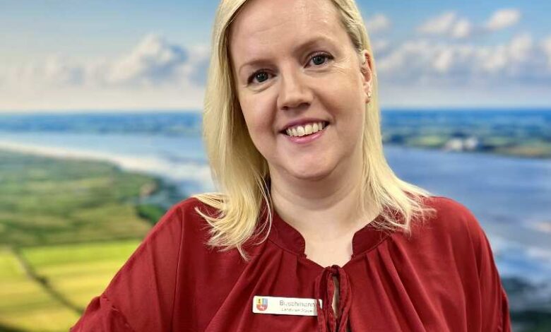 a woman in a red shirt