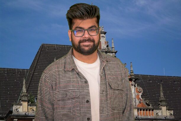Phoenix-Viertel: Die Linke fordert mehr Sozialarbeit statt Polizeiaufgebot 1 a man wearing glasses and a plaid jacket