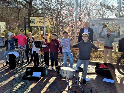Bläserklassen fördern Gemeinschaft und musikalisches Lernen am Gymnasium Neu Wulmstorf 1 Bläserklassen Gemeinschaft Gymnasium Neu Wulmstorf