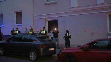Polizei verhindert Auseinandersetzung, Menschenmenge