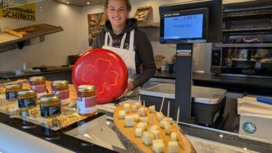 Käse und Aufschnitt im Geschäft