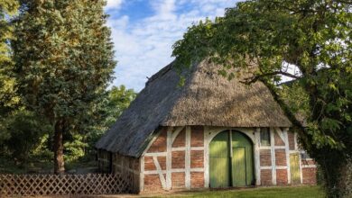 Traditionelles Fachwerkhaus mit Reetdach