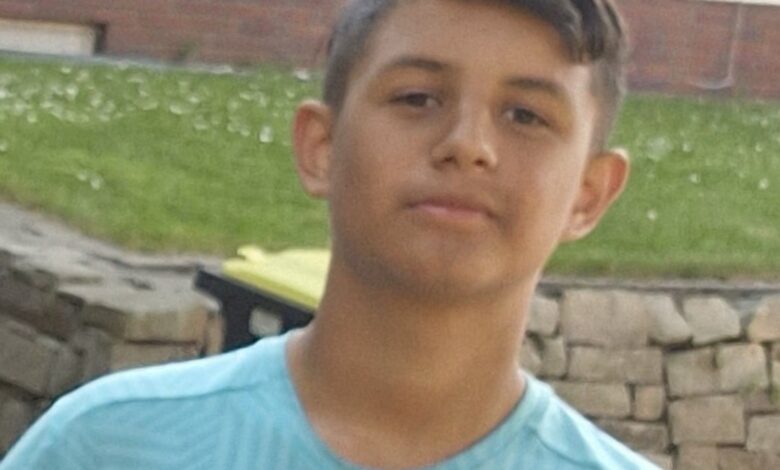 Hamburg-Heimfeld: Polizei sucht 13-jährigen Leonard – Hinweise erbeten 9 Junger Mann in sportlichem Outfit.