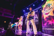 ABBA Tribute-Show auf der Bühne.