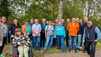 Gruppe von Menschen im Freien
