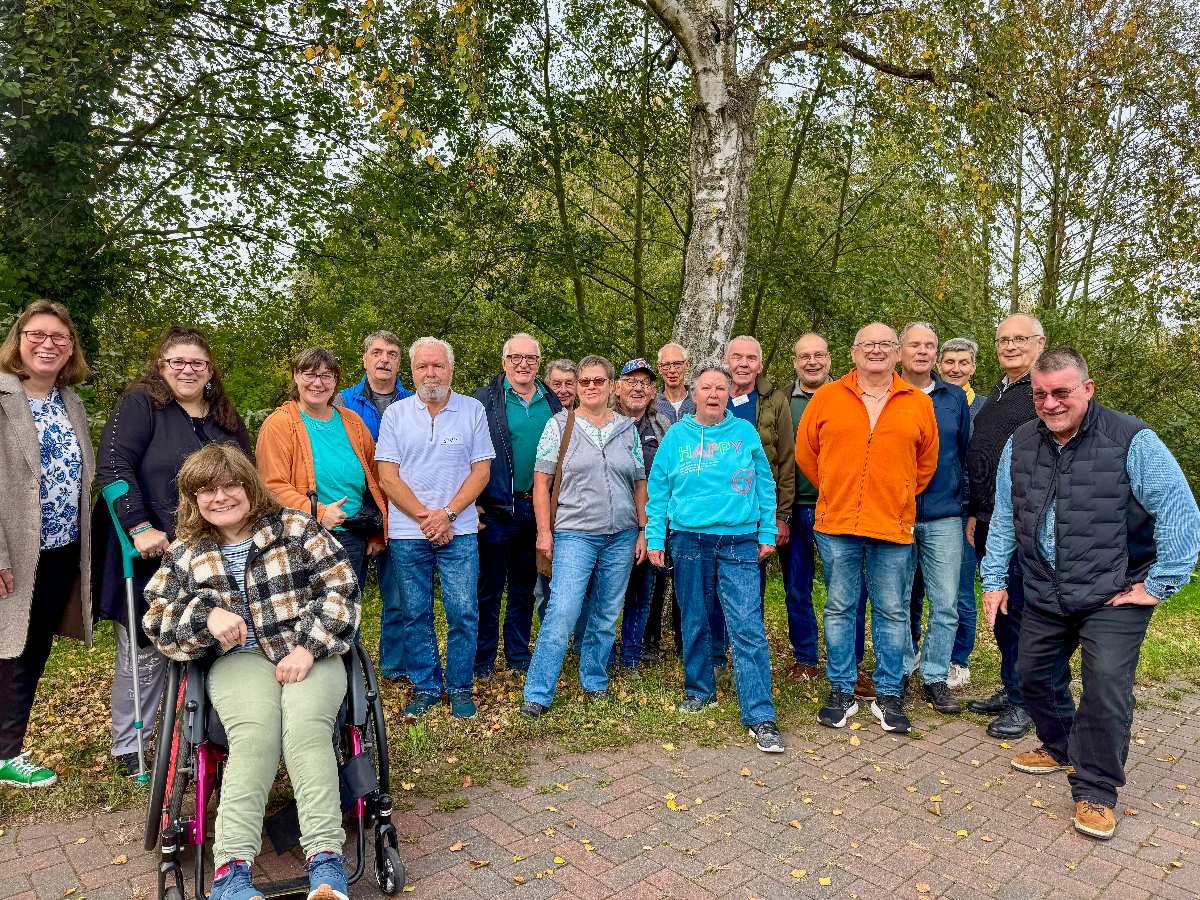Seevetaler Bürgerbus startet 2026 – Engagierte Ehrenamtliche stehen in den Startlöchern 1 Gruppe von Menschen im Freien