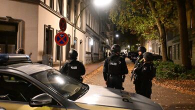 Polizei im Einsatz bei Nacht