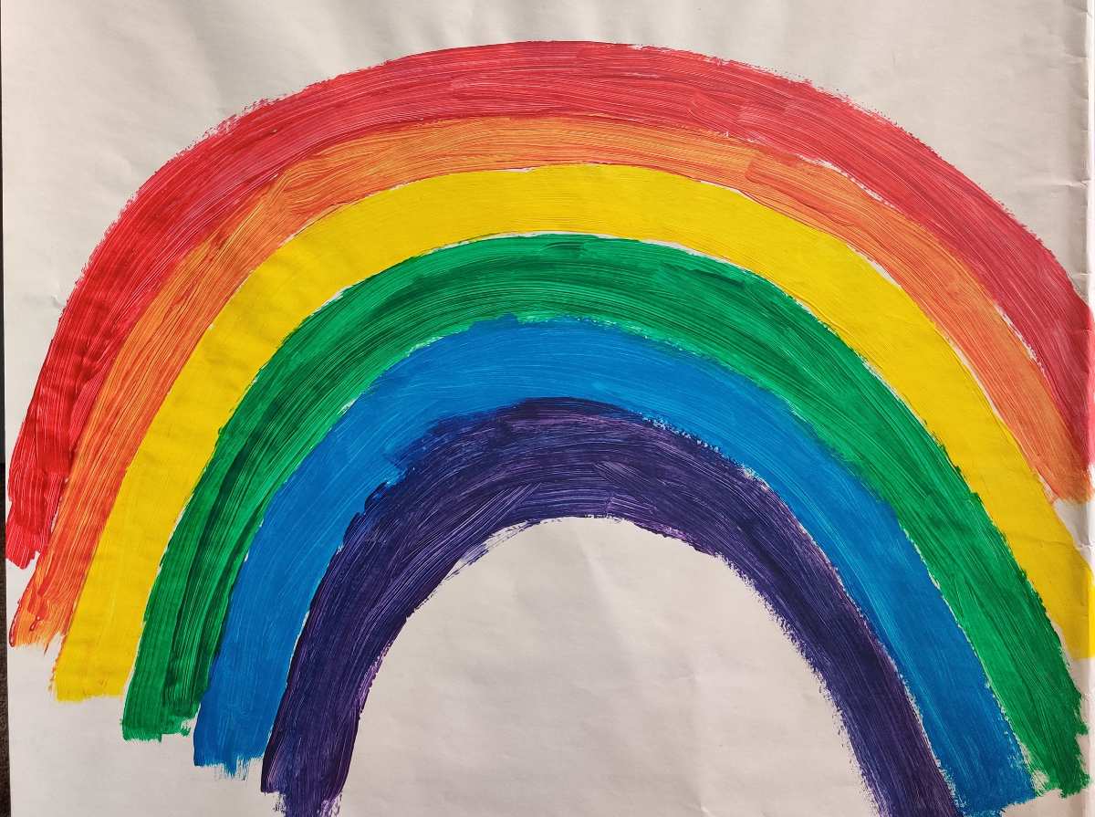 „Neugraben ist bunt!“: Stadtteil lädt am 26. Oktober zur Begegnung, Diskussion und Kreativität ein 1 Bunter Regenbogen auf weißem Papier