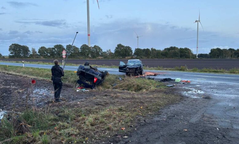 Schwerer Unfall mit umgekipptem Auto