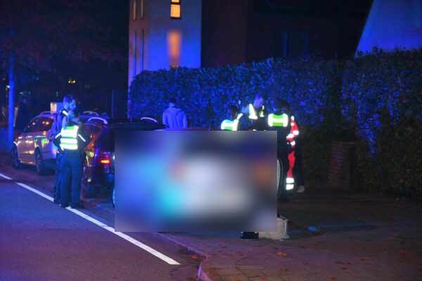 Zwei Frauen brechen nach Treffen in Auto bewusstlos zusammen – Einsatz in der Cuxhavener Straße 13 Polizei und Rettungsdienst bei Einsatz