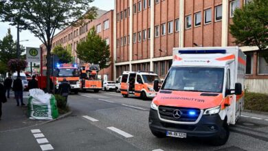 Rettungswagen und Feuerwehr im Einsatz