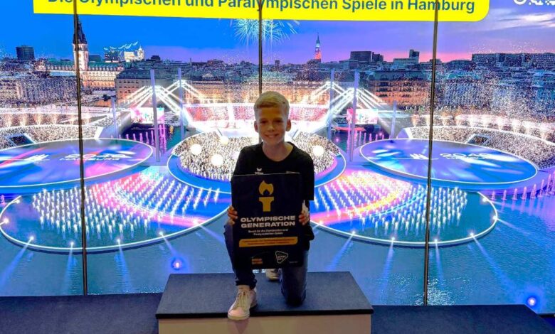 Junger Triathlet Matteo Rütten von der FiFa erhält Sonderpreis als Sporttalent 2025 15 Hamburg, Olympische Spiele, festliche Atmosphäre