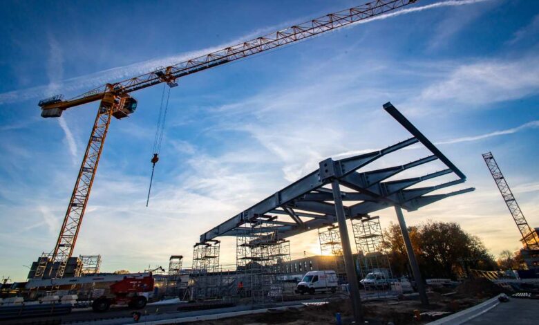ZOB Harburg: Jetzt wird die neue Busanlage bald sichtbar 9 Bauarbeiten mit Kränen und Stahlträgern