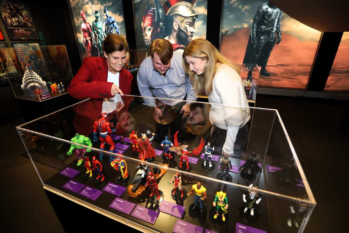 Museen im Adventsfunkeln: Weihnachtsprogramm und Superhelden-Aktionen in Harburg erleben